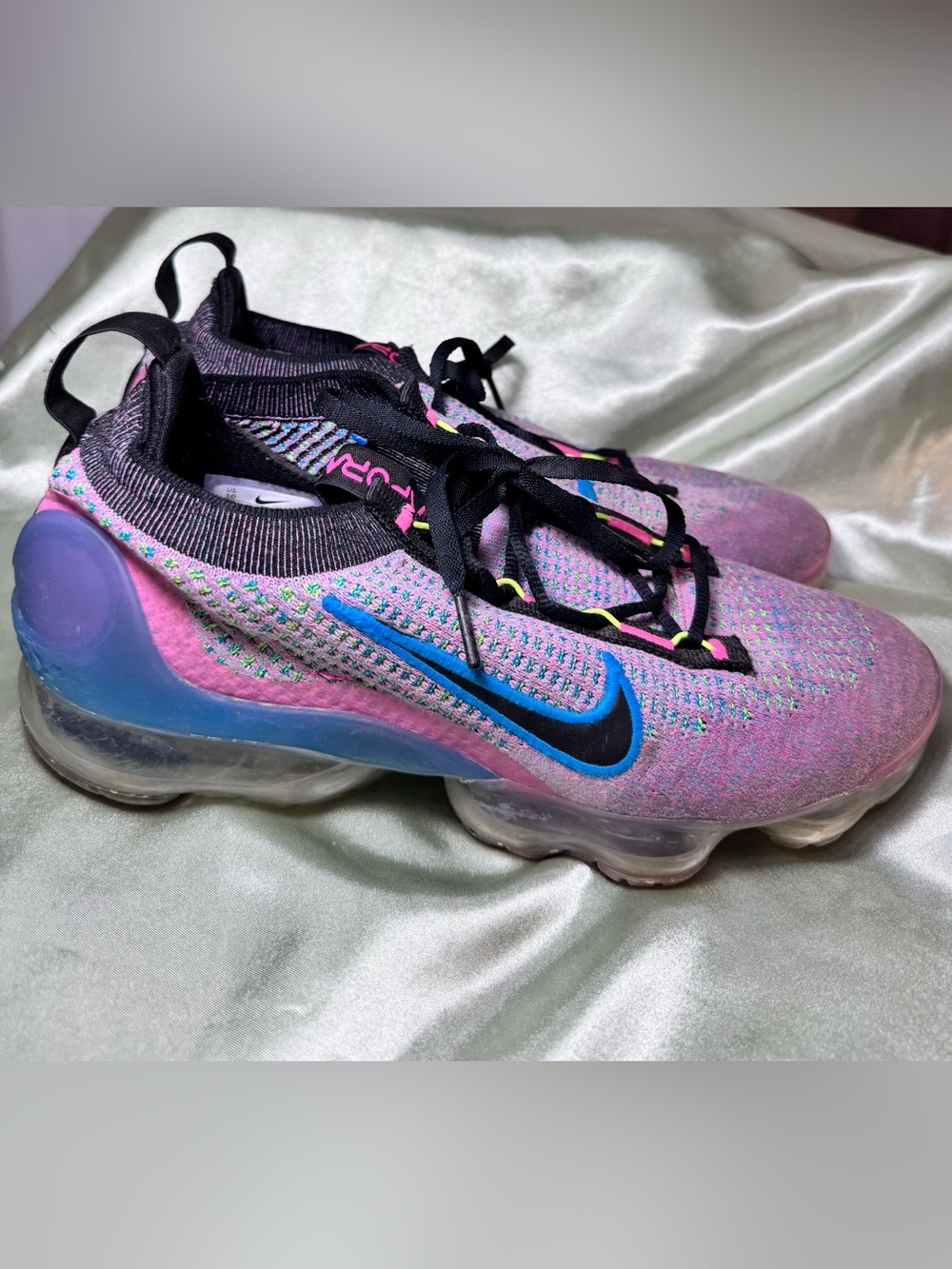 Nike Air Vapormax 2021 Flyknit Pink Blast 
Womens size 10 DX3369-6